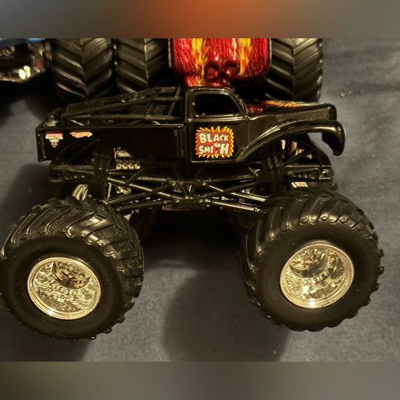 Hot Wheels Monster Jam Monster Trucks Lot Of 10 Grave Digger Monster Mutt TMNT - Picture 11 of 15